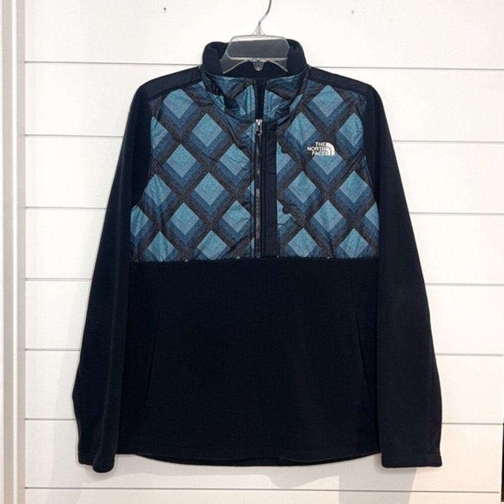 The North Face Quarter Zip Pullover with pockets